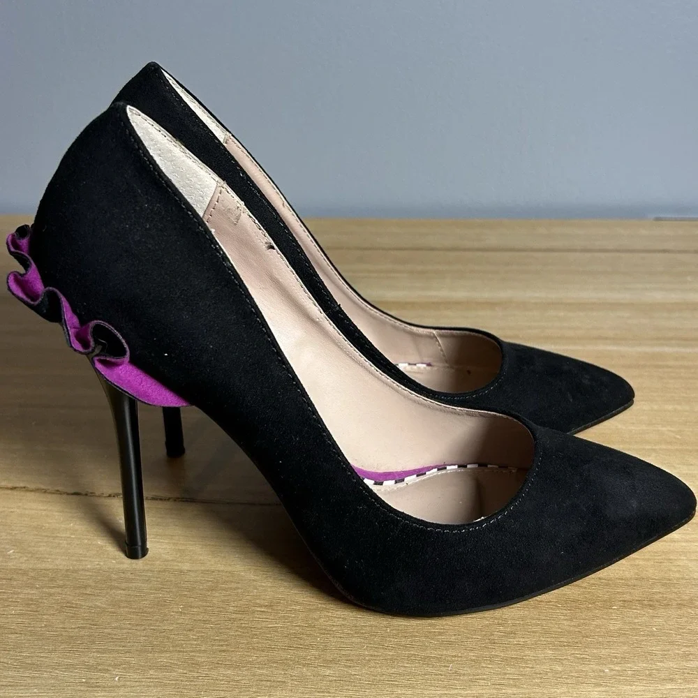 Betsey Johnson Black Suede Purple Ruffle Dorthi Pointed Toe Stiletto Pump Heels